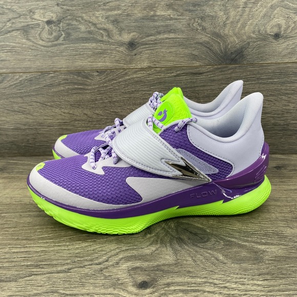 Athletic_Shoes